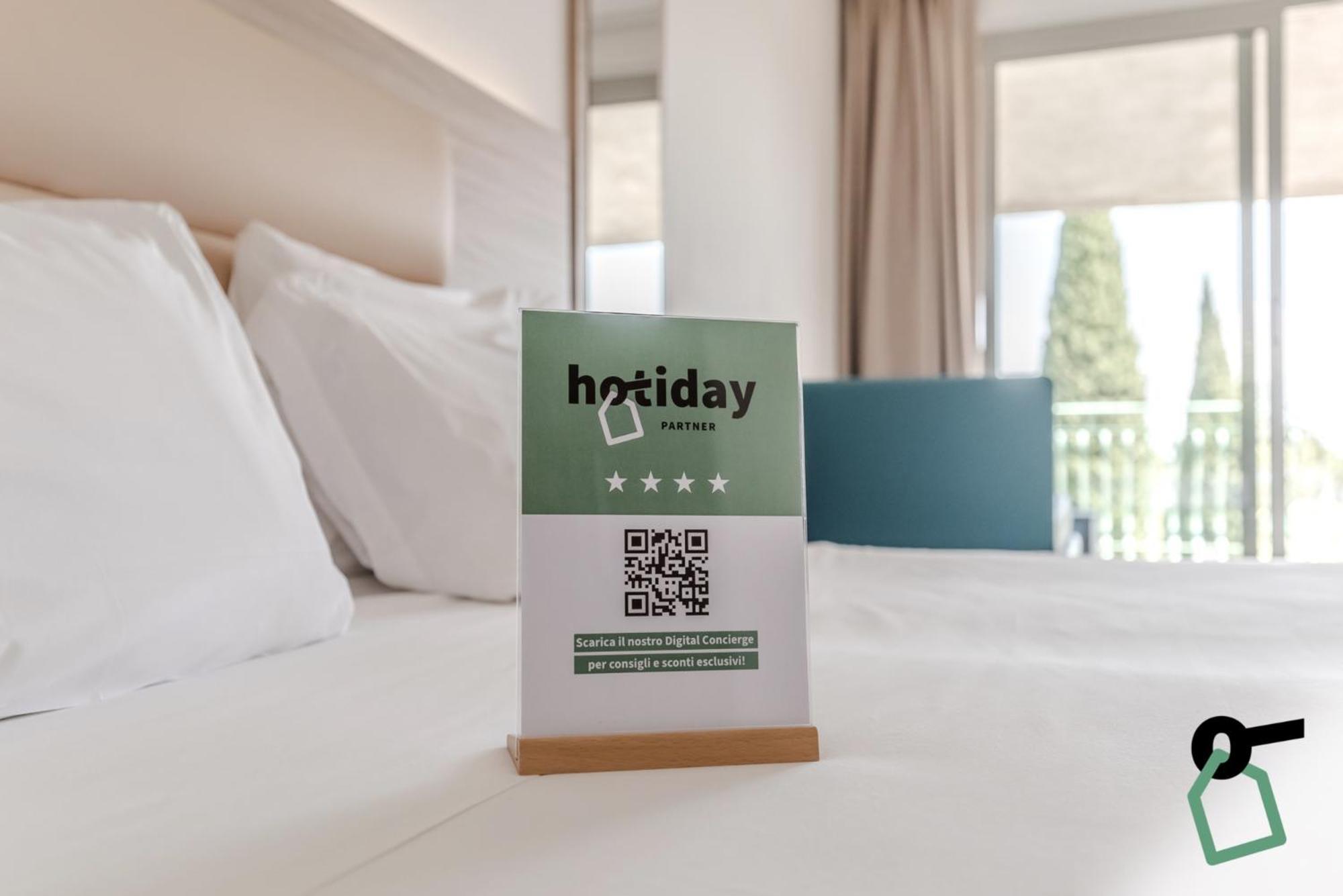 Hotiday Apartment Collection - Desenzano Дезенцано-дель-Гарда Екстер'єр фото