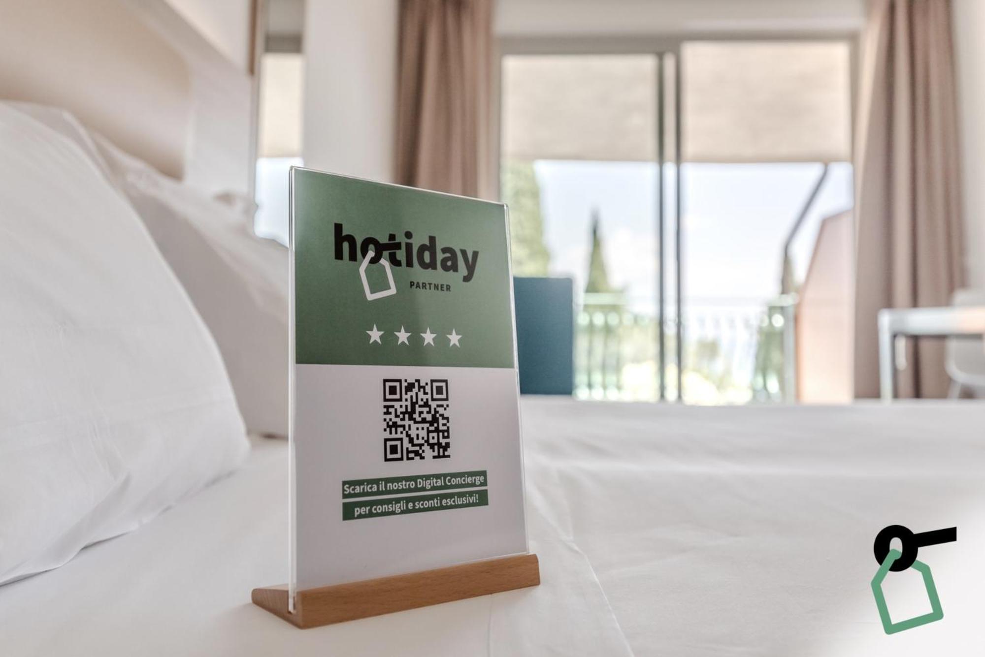 Hotiday Apartment Collection - Desenzano Дезенцано-дель-Гарда Екстер'єр фото