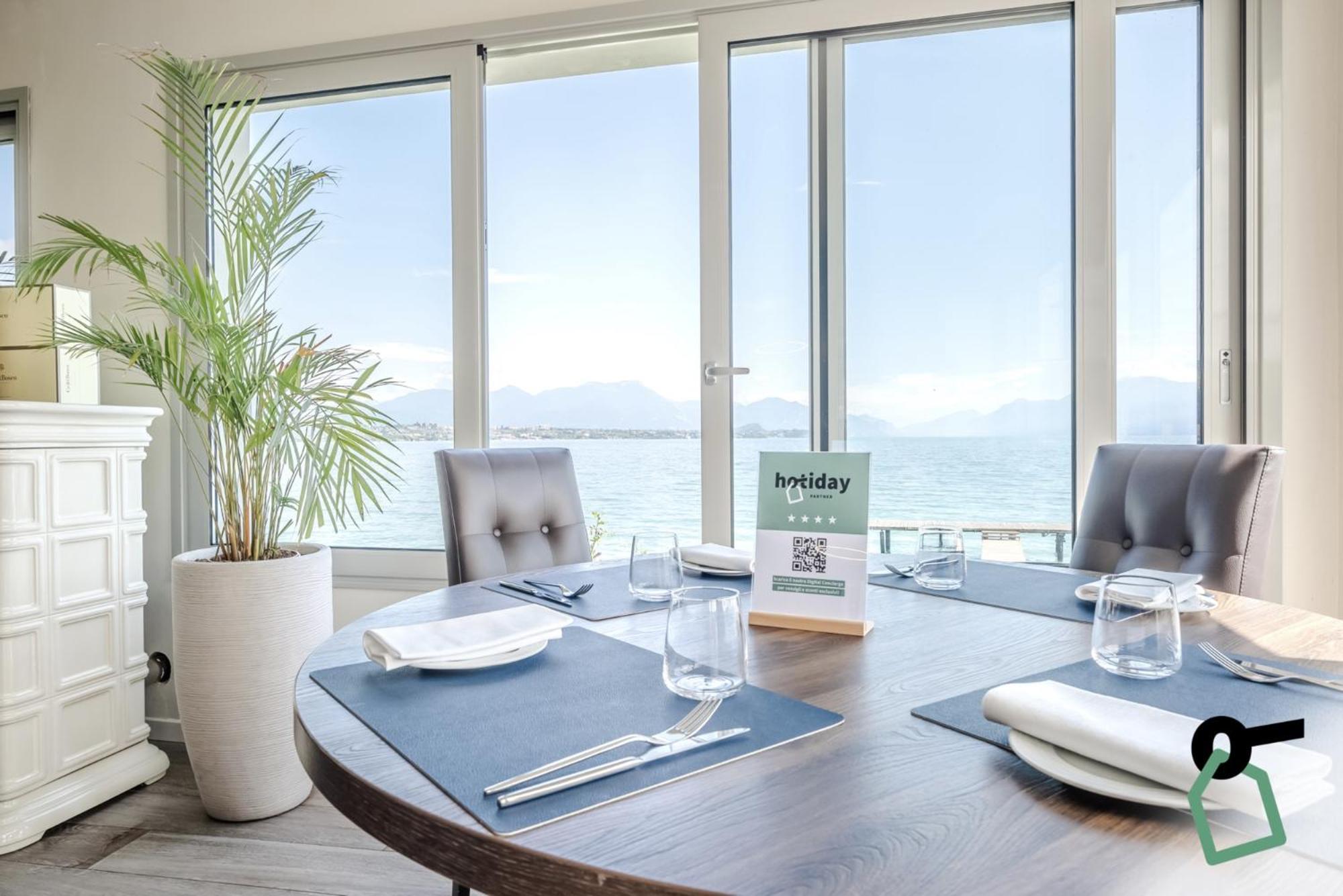 Hotiday Apartment Collection - Desenzano Дезенцано-дель-Гарда Екстер'єр фото