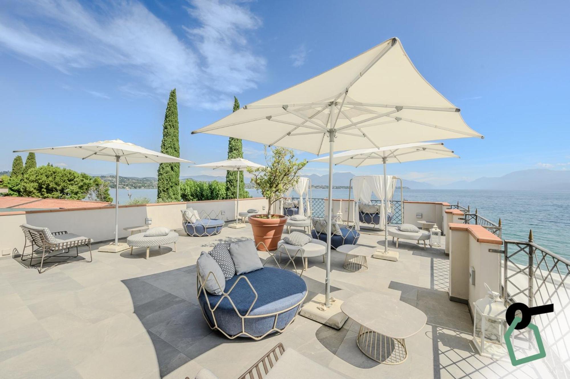 Hotiday Apartment Collection - Desenzano Дезенцано-дель-Гарда Екстер'єр фото