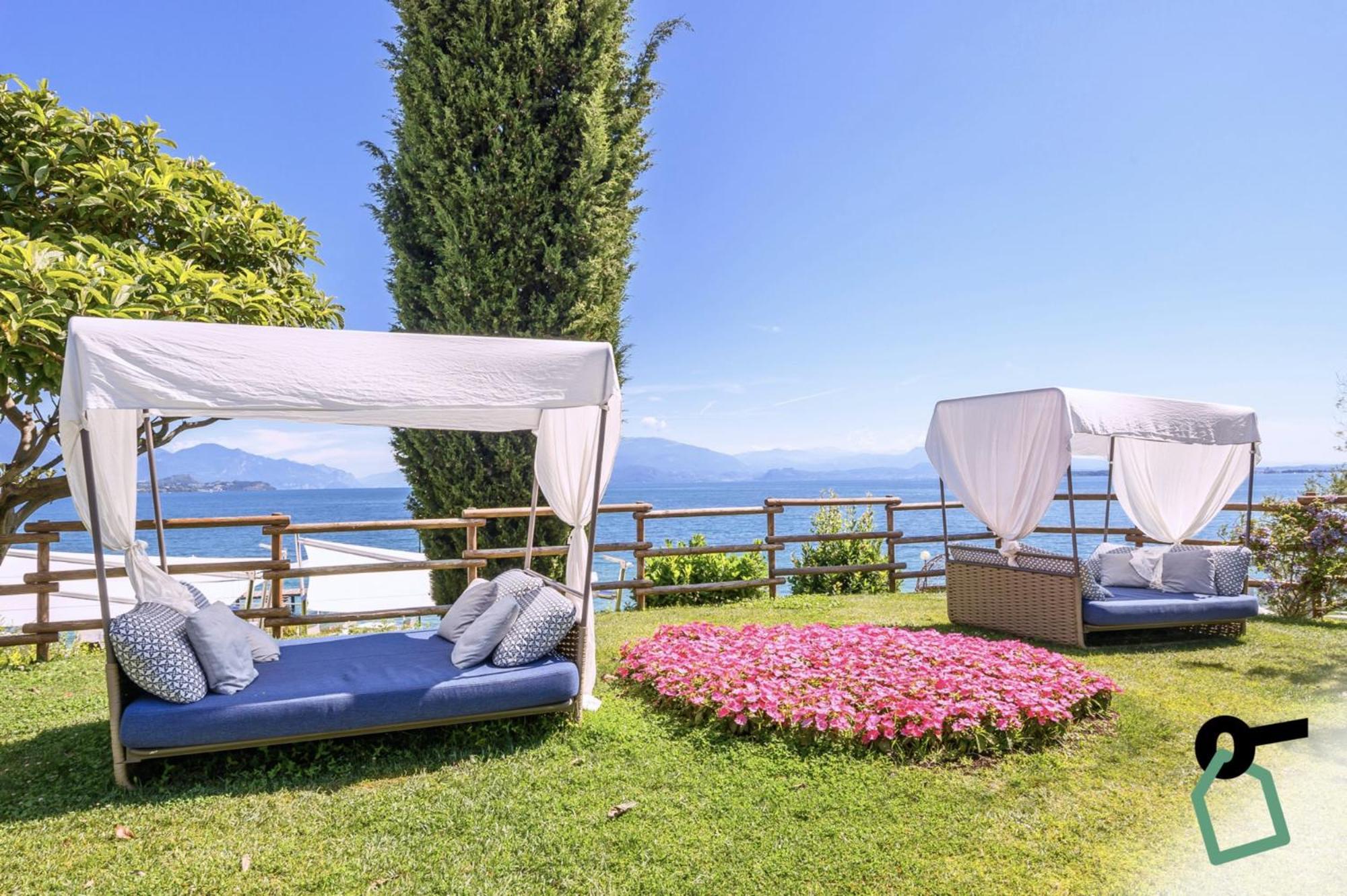 Hotiday Apartment Collection - Desenzano Дезенцано-дель-Гарда Екстер'єр фото